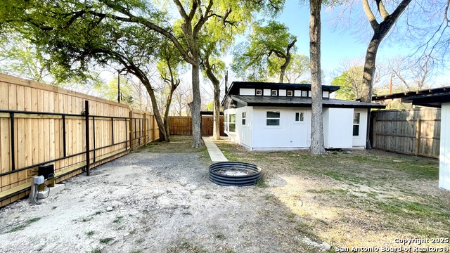 Image 13 of 50 For 1207 Elm Grove Rd