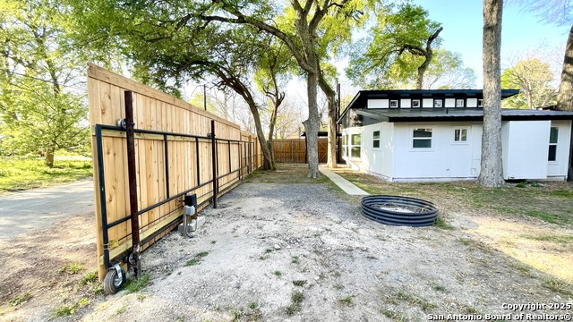 Image 15 of 50 For 1207 Elm Grove Rd