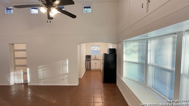 Image 33 of 50 For 1207 Elm Grove Rd