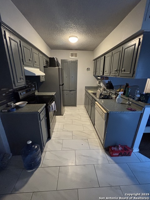 Image 20 of 31 For 7136 Larksong