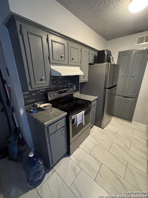 Image 21 of 31 For 7136 Larksong