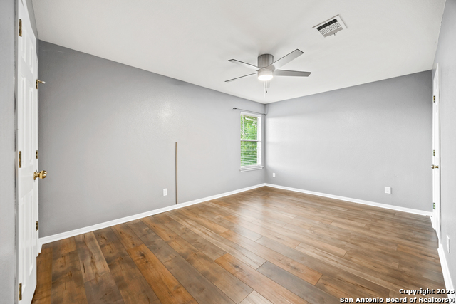 Image 19 of 54 For 20803 Cliff Park