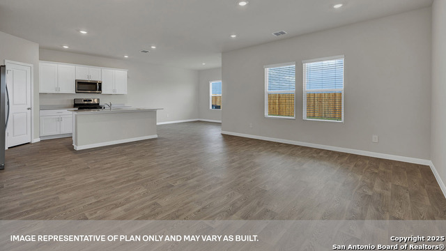 Listing photo id 9 for 246 Shenandoah Drive