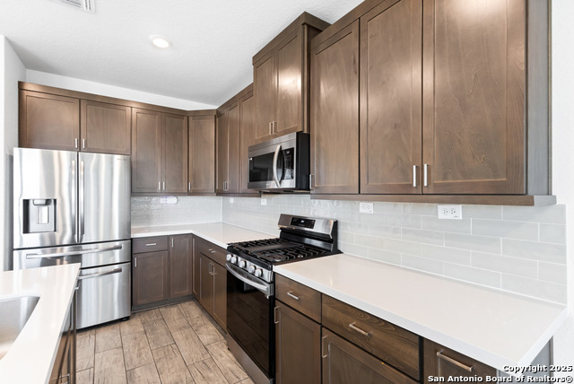 Image 10 of 37 For 7333 Walkers Loop