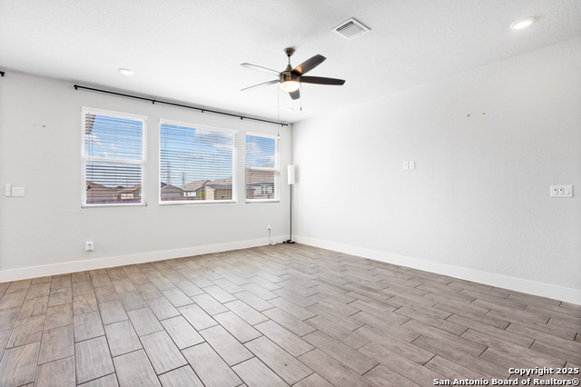 Image 15 of 37 For 7333 Walkers Loop