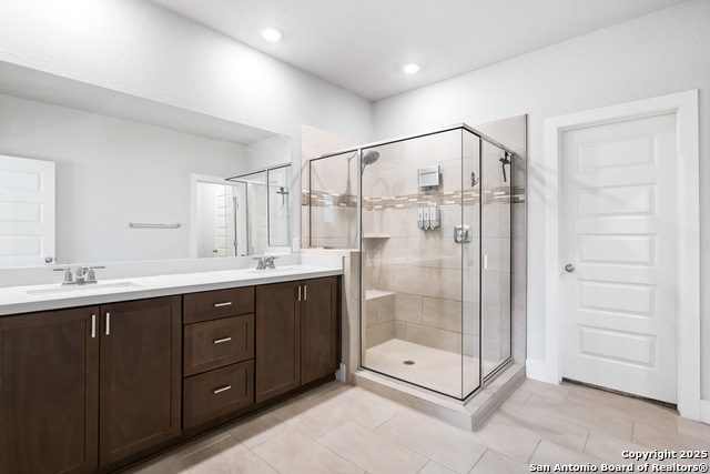 Image 19 of 37 For 7333 Walkers Loop