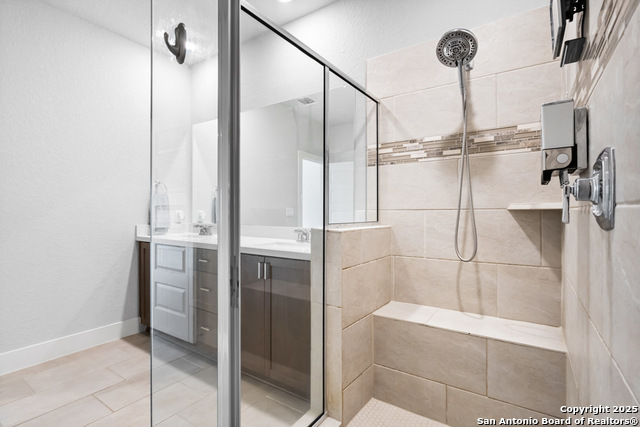 Image 20 of 37 For 7333 Walkers Loop