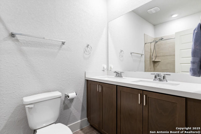 Image 24 of 37 For 7333 Walkers Loop