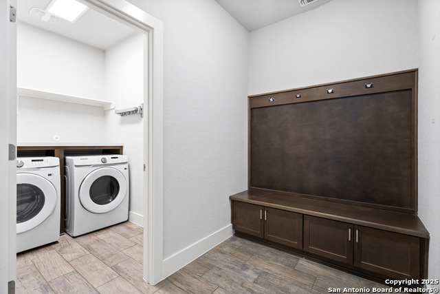 Image 26 of 37 For 7333 Walkers Loop