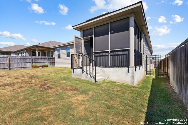 Image 33 of 37 For 7333 Walkers Loop