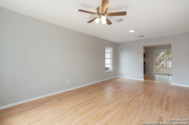 Image 6 of 17 For 435 Bedford Ave W