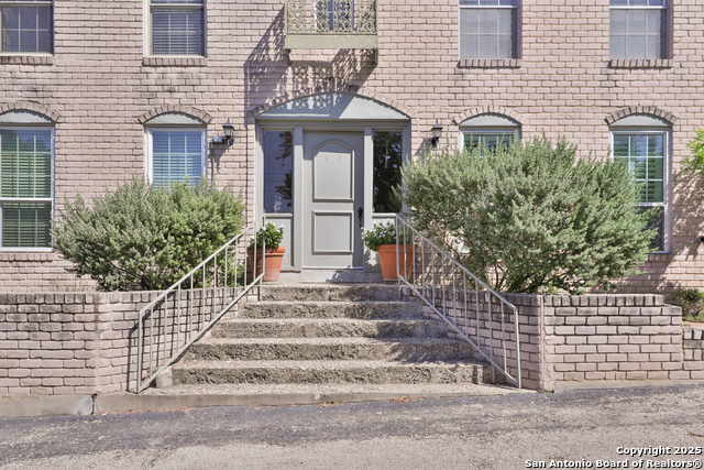 Image 2 of 29 For 102 Ruelle  103d