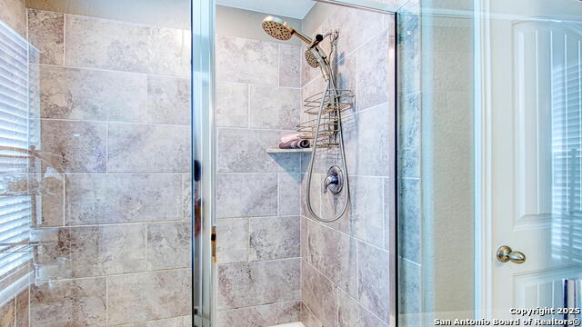 Image 38 of 48 For 11224 Hill Top Bend