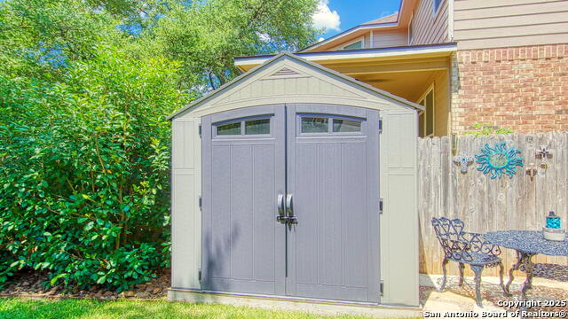 Image 43 of 48 For 11224 Hill Top Bend