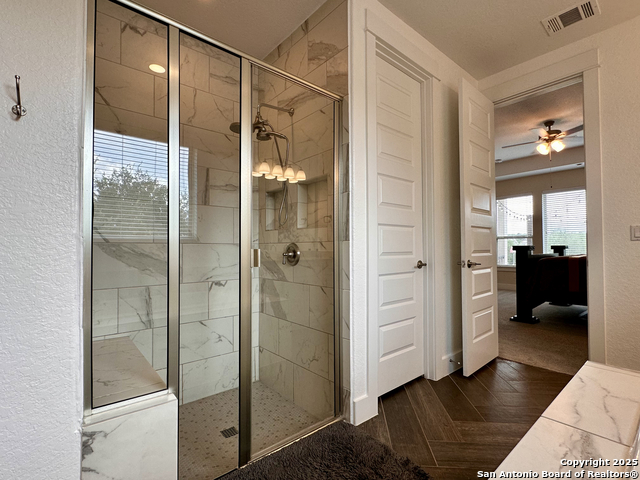 Image 18 of 48 For 440 Chinook