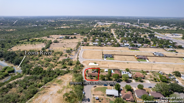 Listing photo id 13 for 465 Melody  