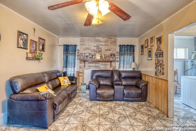 Listing photo id 0 for 465 Melody  