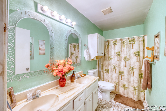 Listing photo id 5 for 465 Melody  