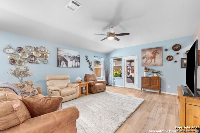 Listing photo id 8 for 1226 Lennea Garden