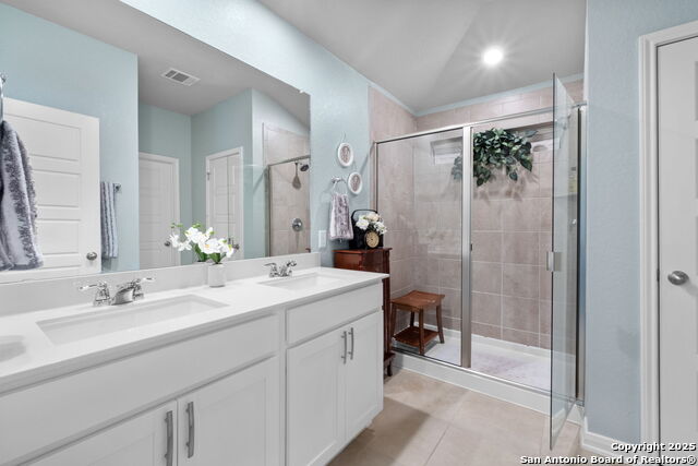 Listing photo id 12 for 1226 Lennea Garden