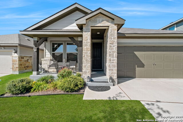Listing photo id 0 for 1226 Lennea Garden