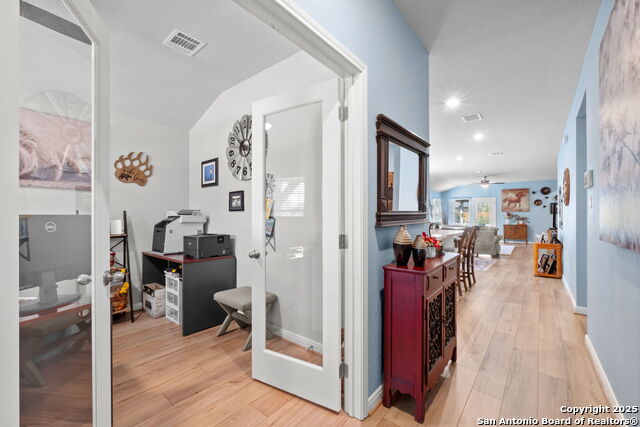 Listing photo id 19 for 1226 Lennea Garden