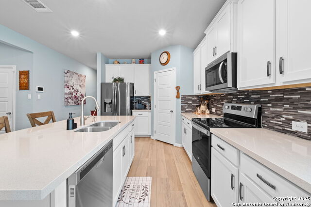 Listing photo id 4 for 1226 Lennea Garden