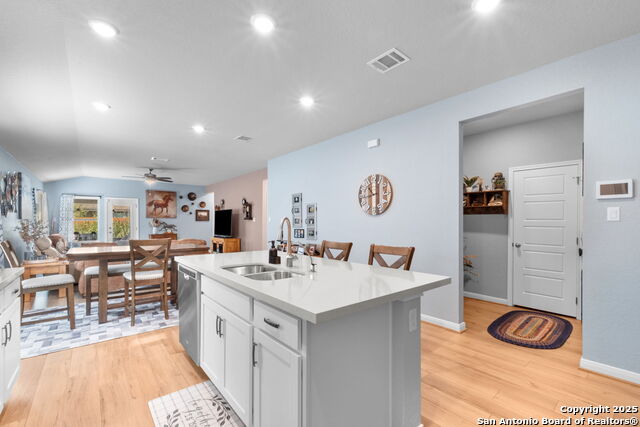 Listing photo id 6 for 1226 Lennea Garden
