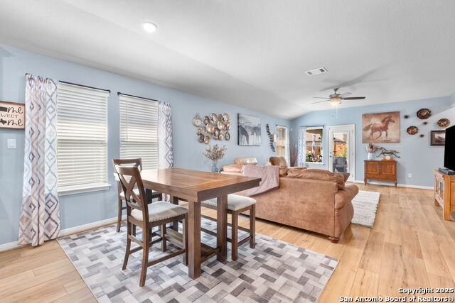Listing photo id 7 for 1226 Lennea Garden