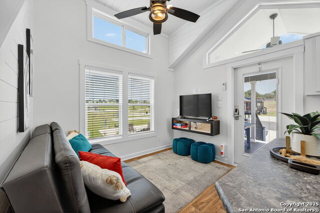 Image 10 of 45 For 5386 Ranch Road 1376 #19