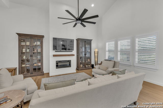 Image 10 of 40 For 2437 Kookaburra