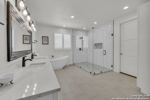 Image 22 of 40 For 2437 Kookaburra