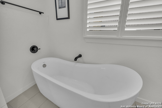 Image 25 of 40 For 2437 Kookaburra