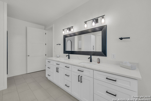 Image 26 of 40 For 2437 Kookaburra