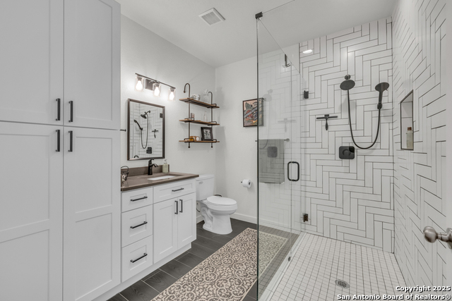 Image 30 of 40 For 2437 Kookaburra