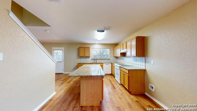 Image 15 of 46 For 117 Foxglove Pass