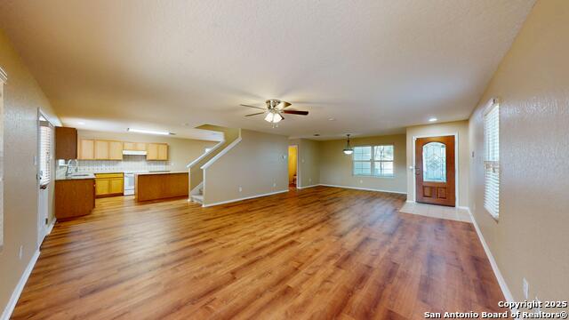 Image 4 of 46 For 117 Foxglove Pass