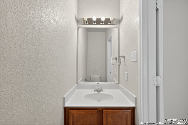 Image 17 of 33 For 221 Springtree Cove