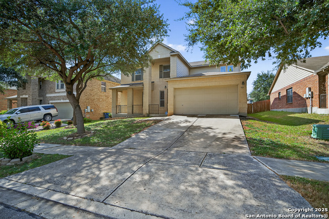 Image 2 of 33 For 221 Springtree Cove