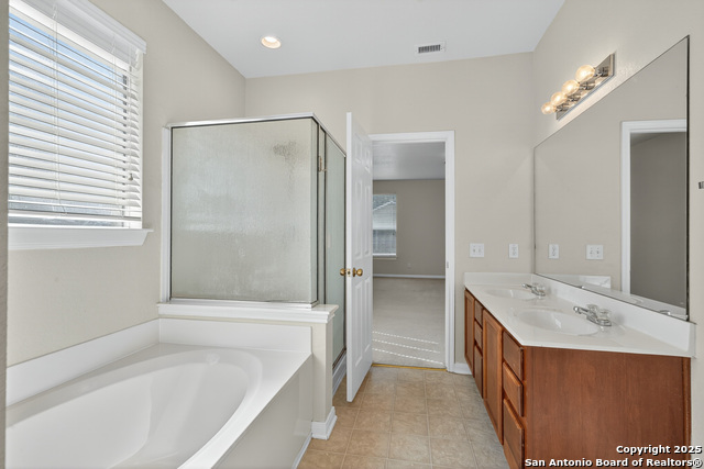 Image 20 of 33 For 221 Springtree Cove