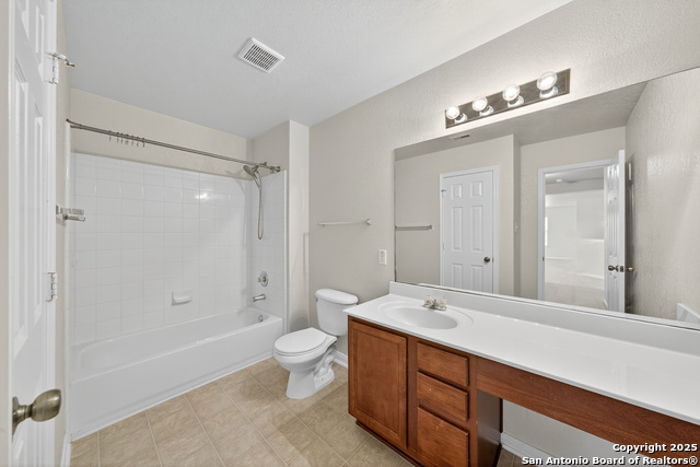 Image 24 of 33 For 221 Springtree Cove