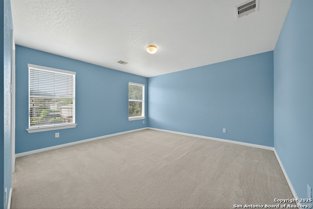 Image 25 of 33 For 221 Springtree Cove