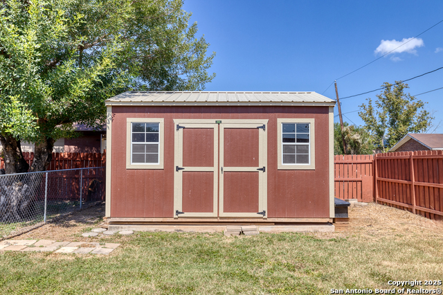 Image 18 of 28 For 144 Vanham  
