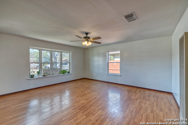 Image 5 of 28 For 144 Vanham  