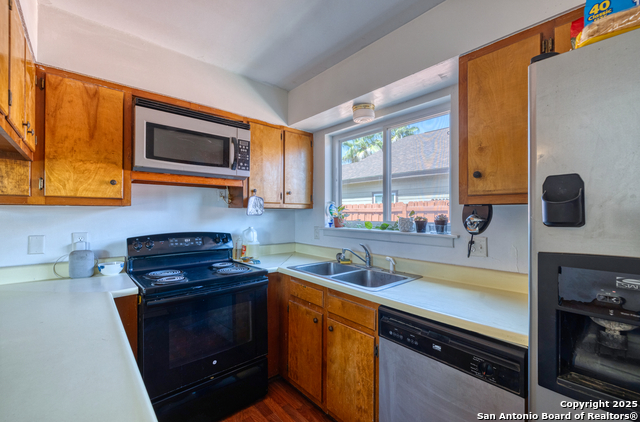 Image 8 of 28 For 144 Vanham  