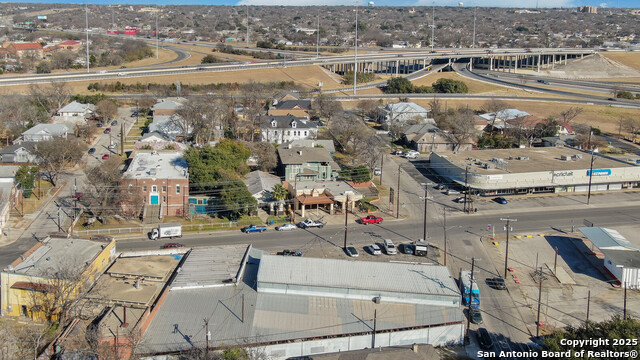 Listing photo id 4 for 2521 Presa S