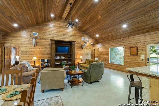 Image 10 of 40 For 370 Johnny Seibert