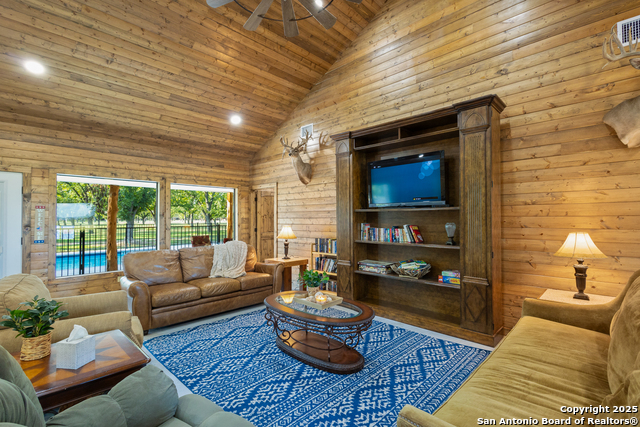 Image 11 of 40 For 370 Johnny Seibert