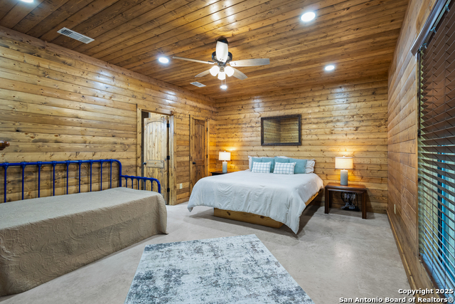 Image 15 of 40 For 370 Johnny Seibert