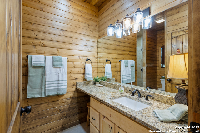 Image 21 of 40 For 370 Johnny Seibert